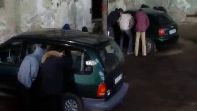 Orgija s seks 18 xxx prgavom djevojkom pred ogledalom