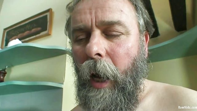 Preplanula kuja anushka seks spavala je s prgavim lezbijkama
