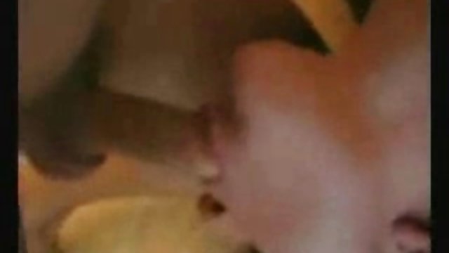 Djevojka provlači falus seks arab xxx na stubama