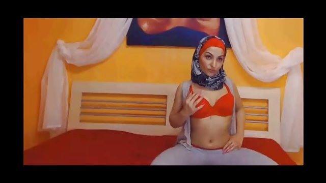 Tajnik scrira šefov penis na prvi sex xxx kameru