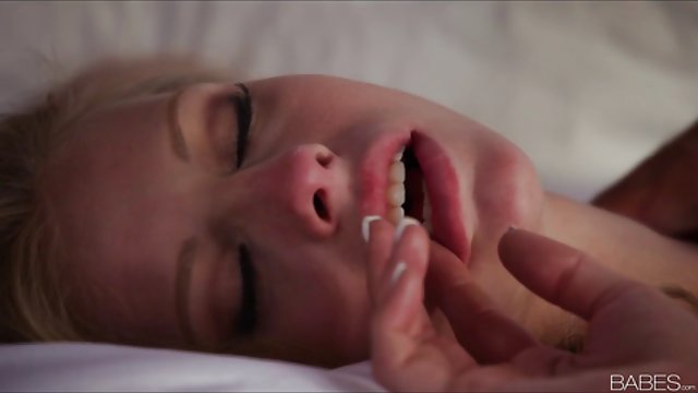 Ljepotica bez seks 18 xxx gaćica zapalila je macu