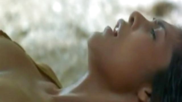 Liječnički pregled pacijentu u plinskoj maski i čarapama seks video gratis