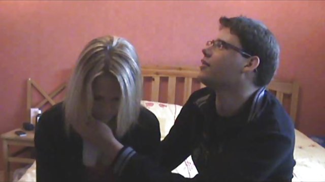 Nisam mogao odbiti upornog fakera na prvom sastanku xxx seks seks
