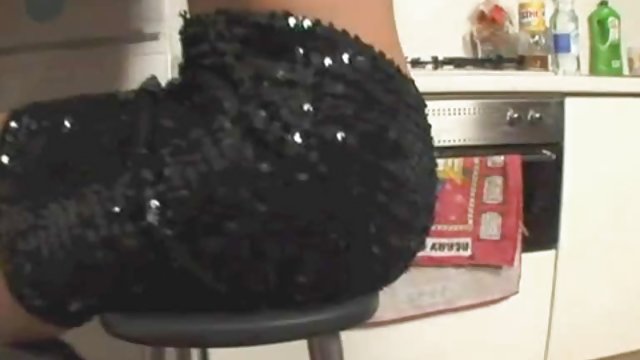 Trostruka penetracija za mlade brinete tube seks video